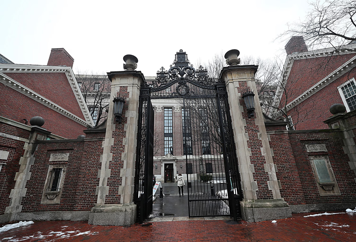 Harvard’s Big News: Tuition-Free for Families Earning $200K or Less!